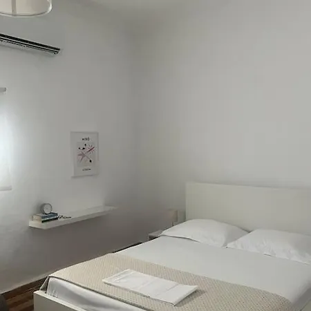 Cozy, Spacious, Newly Renovated Flat In Adamas Exterior photo