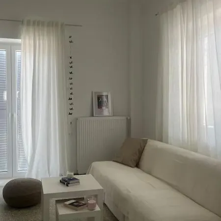 Cozy, Spacious, Newly Renovated Flat In Adamas Exterior photo