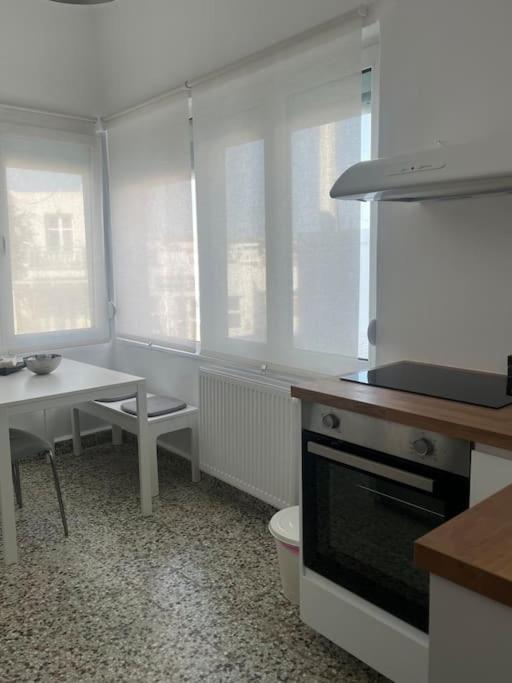 Cozy, Spacious, Newly Renovated Flat In Apartment