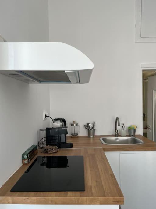 Cozy, Spacious, Newly Renovated Flat In Apartment