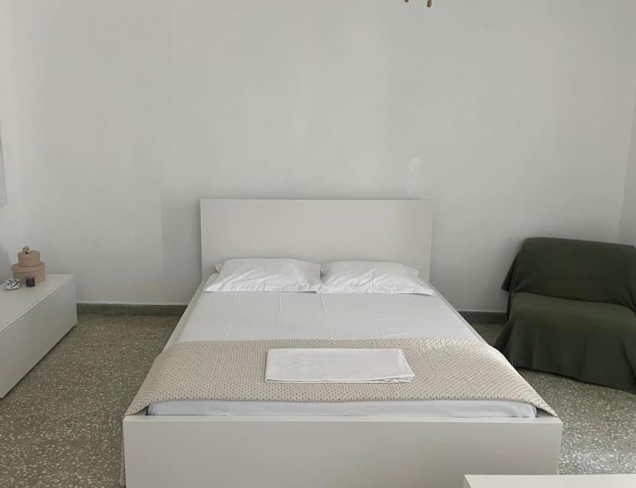 Cozy, Spacious, Newly Renovated Flat In Adamantas (Milos)